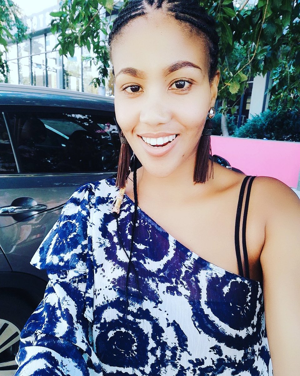 CyeeaM's tweet image. 🌺🌸BHELEKAZI