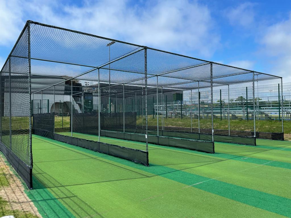 DurantSports_'s tweet image. The venue at @3hillssportsprk is stunning - we've just finished putting in brand-new netting and skirt for them.

Head to bit.ly/DurantPractice… for more info on our non-turf practice area installations and how we can help you!

#DurantCricket #WeInstall #Cricket #CricketNets