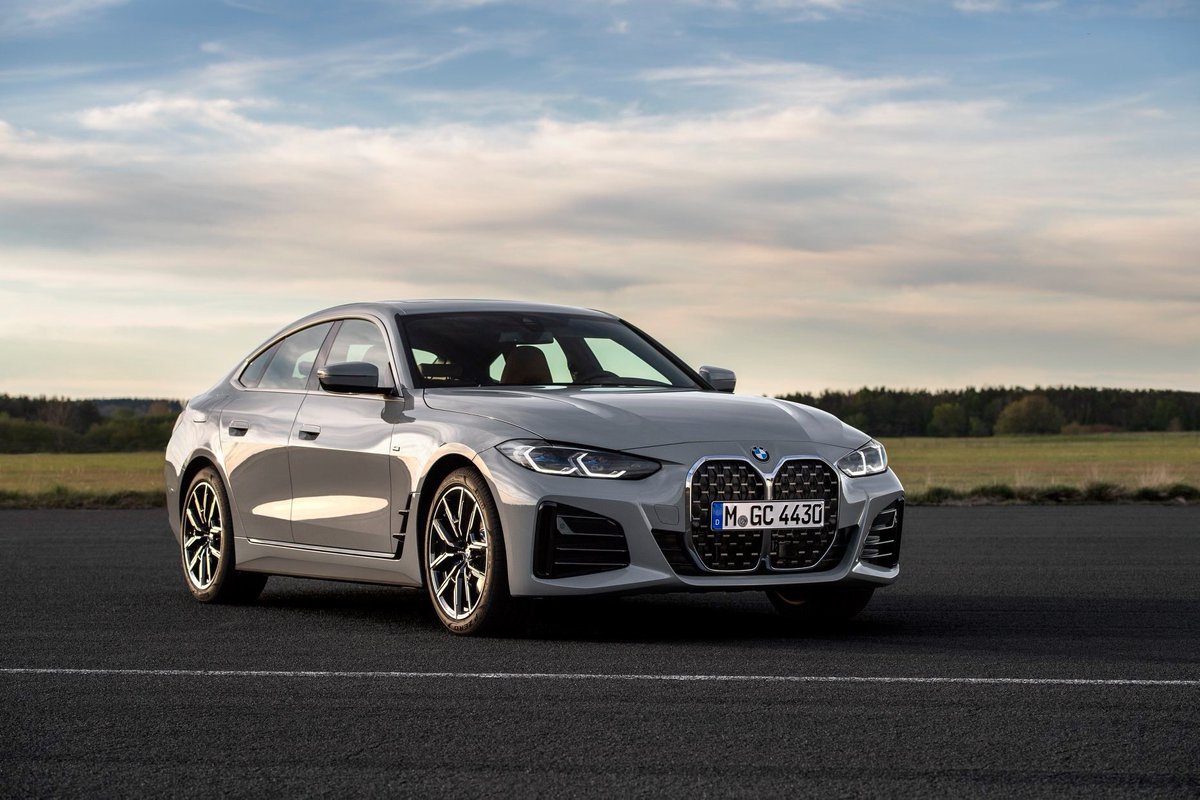 BAWARIAMOTORS's tweet photo. Oto nowe #BMW serii 4 Gran Coupé, którego charakteryzuje znacznie poprawiona dynamika jazdy, dopracowana stylistyka i wyrafinowane wnętrze premium, a do tego innowacyjne systemy obsługi i łączności.

#BawariaMotors #BMWPolska #LoveBMW #BMWfan #BMWLove #bimmer #BMWfamily #luxury https://t.co/G2qV4YZzso