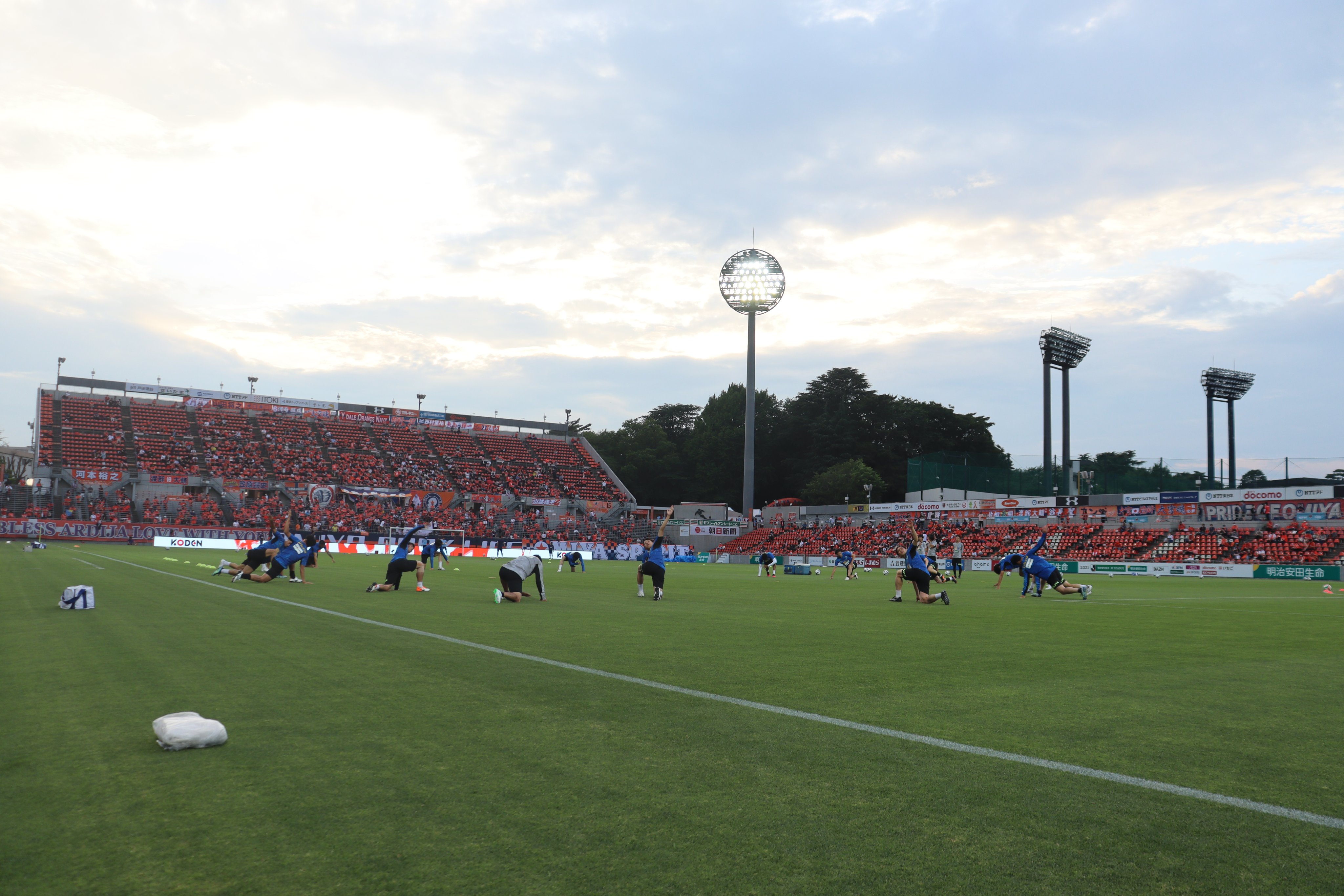 栃木sc公式 Tochigi Sc 6 13大宮戦 Warming Up アップから全力で勝利のために Live中継 見逃し配信は Dazn で T Co Zv2kmukpsr 栃木sc 全員戦力 大宮対栃木 T Co Hfubtytjhw Twitter