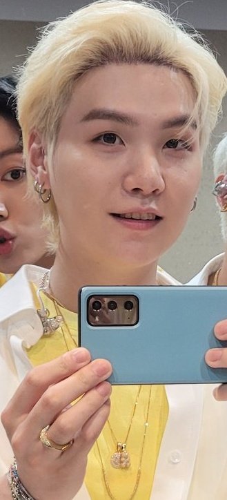 ARMYxStay13's tweet photo. Gente el cabellito de Yoongi.
#YOONGI YOONGI RUBIO #방탄소년단 https://t.co/WinRFURB9t