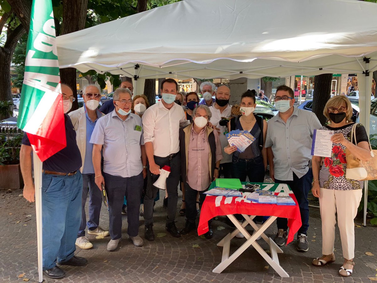 Meno tasse più crescita: #ForzaItalia questo weekend è presente in tutti i Municipi della Capitale per far conoscere la proposta sul fisco. Felice di spiegarla ai nostri cittadini 💪🏻🇮🇹 <a href="/ForzaItaliaRM/">Forza Italia Roma Capitale</a>