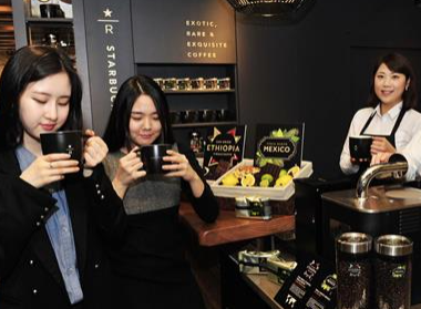 mmillermd1's tweet photo. HeartHealth Tip of the Day:
In a study conducted in Korea, drinking 1-3 cups of coffee each day was associated with a 38% lower risk of cardiovascular death.
#coffee #korea #hearthealth #antioxidants #chlorogenic acid https://t.co/Jnt11YoDrO