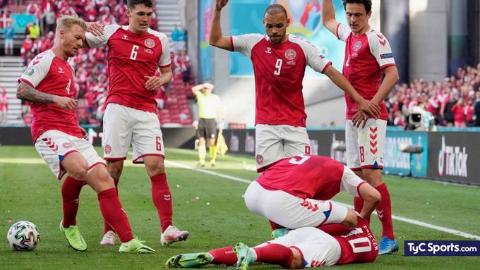 FANS CALL ON FIFA TO EQUIP ALL STADIUMS WITH CPR PERSONNEL FANS CALL ON FIFA TO EQUIP ALL STADIUMS WITH CPR PERSONNEL