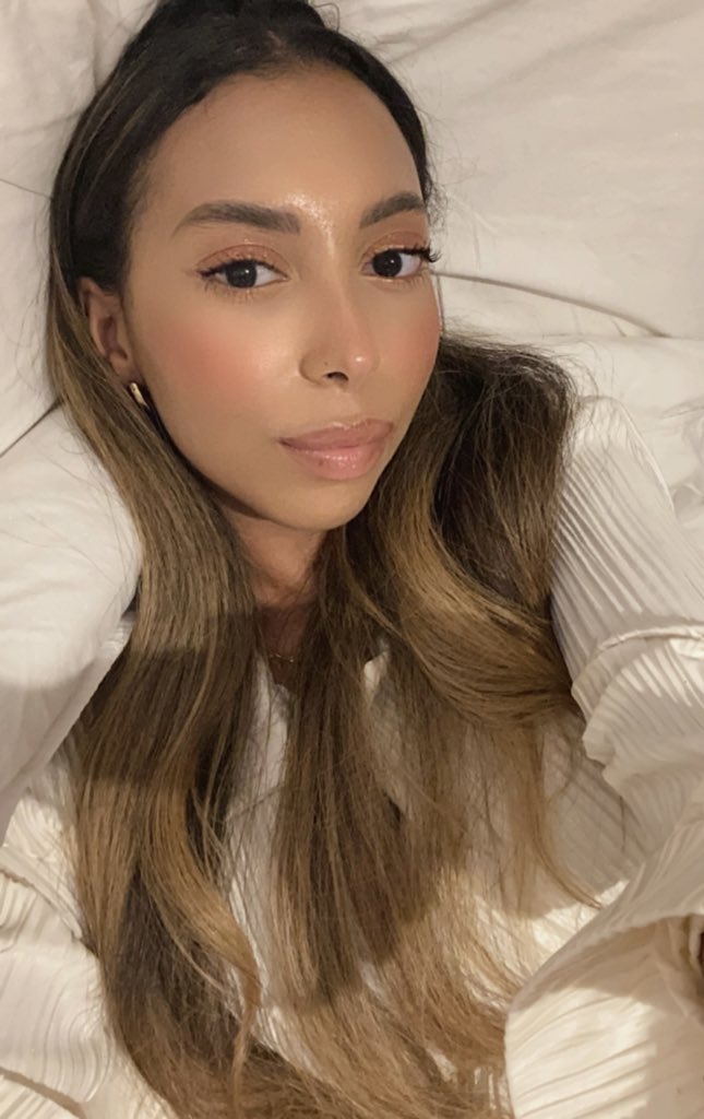 wichu127's tweet photo. here’s some pics of me no one asked for 🙂 https://t.co/WRL55vnIk0