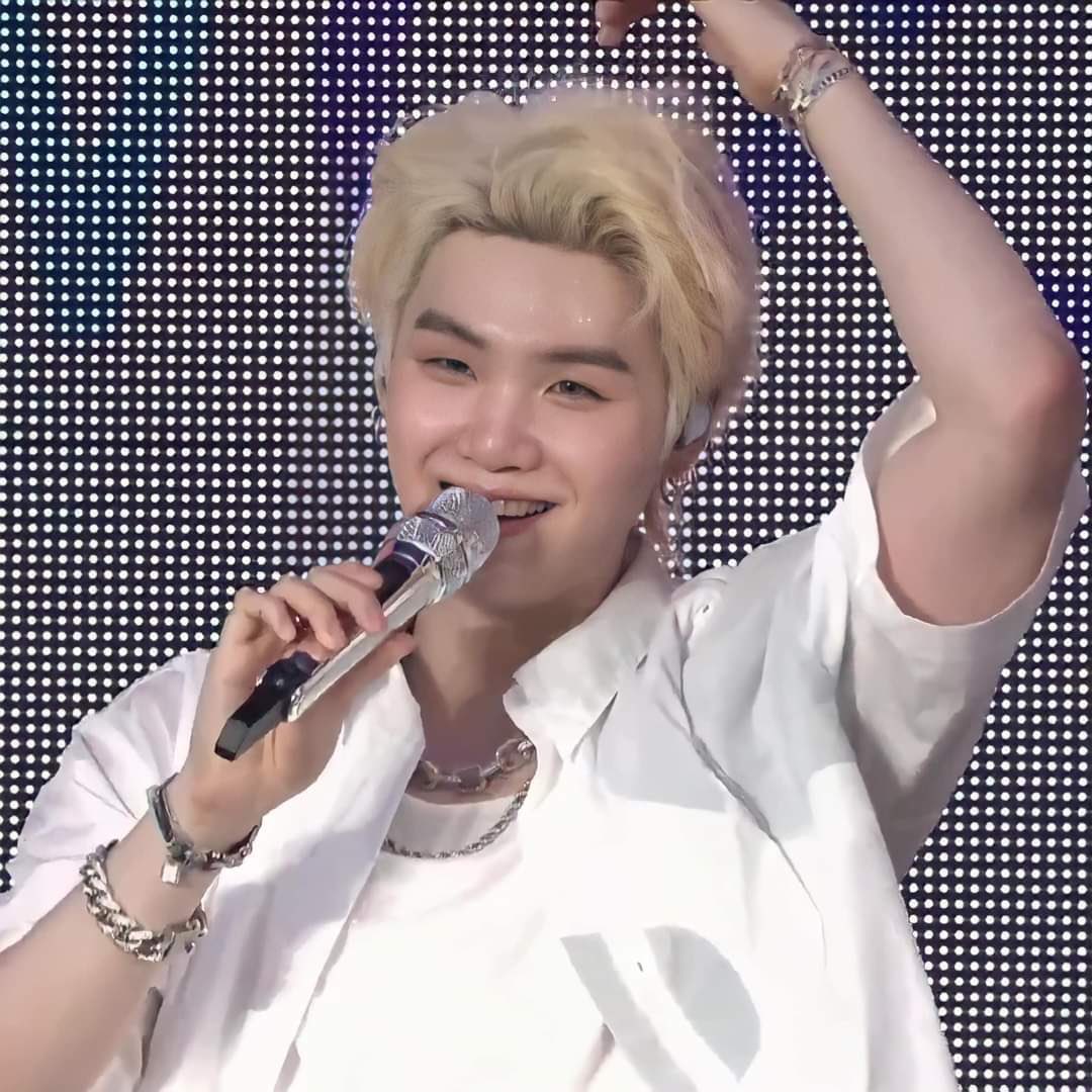 raplinehr's tweet photo. i believe in blonde rapline supremacy https://t.co/tmlKBz22Nd