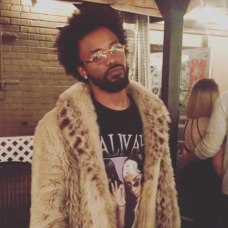 3843_Sapphire's tweet photo. Gold Pimp G 🔥
@DrettiFranks https://t.co/t29b2RAzbB