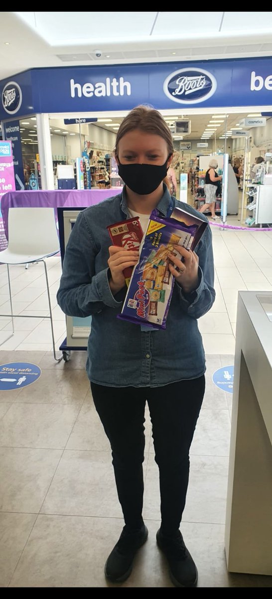 Well done to Iris for once again providing phenomenal customer service 💪 <a href="/lindasfjones/">Linda Jones</a> <a href="/ebypatel/">Ebrahim Patel</a> @PeaksShopping