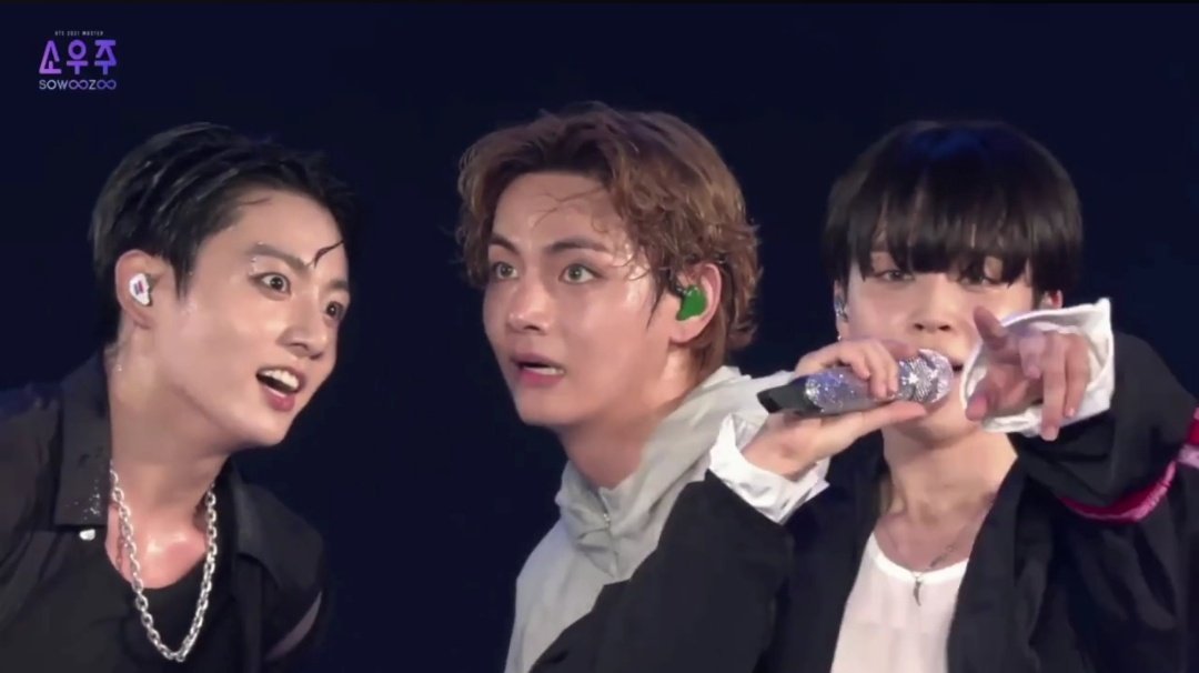 Koophuria's tweet photo. Presenting the MAKNAE LINE 😂 #BTSMusterSoWooZoo https://t.co/w8sRMBWGOm