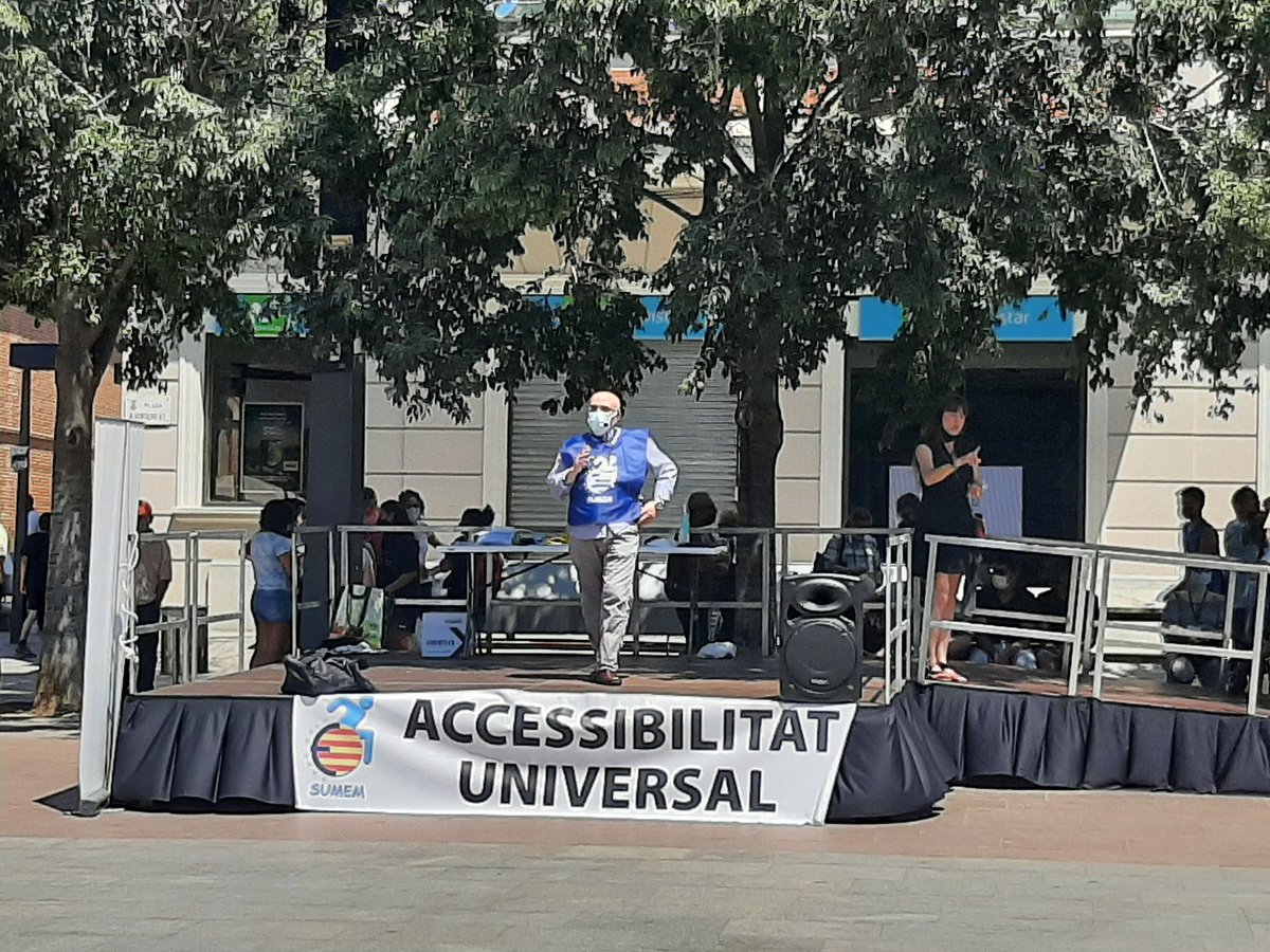 antonigarcia's tweet photo. 6a Marxa per l'#Accessibilitat Universal. Per una ciutat per a tothom, inclusiva i sense barreres.
#LHospitalet https://t.co/bltD7DcpdE
