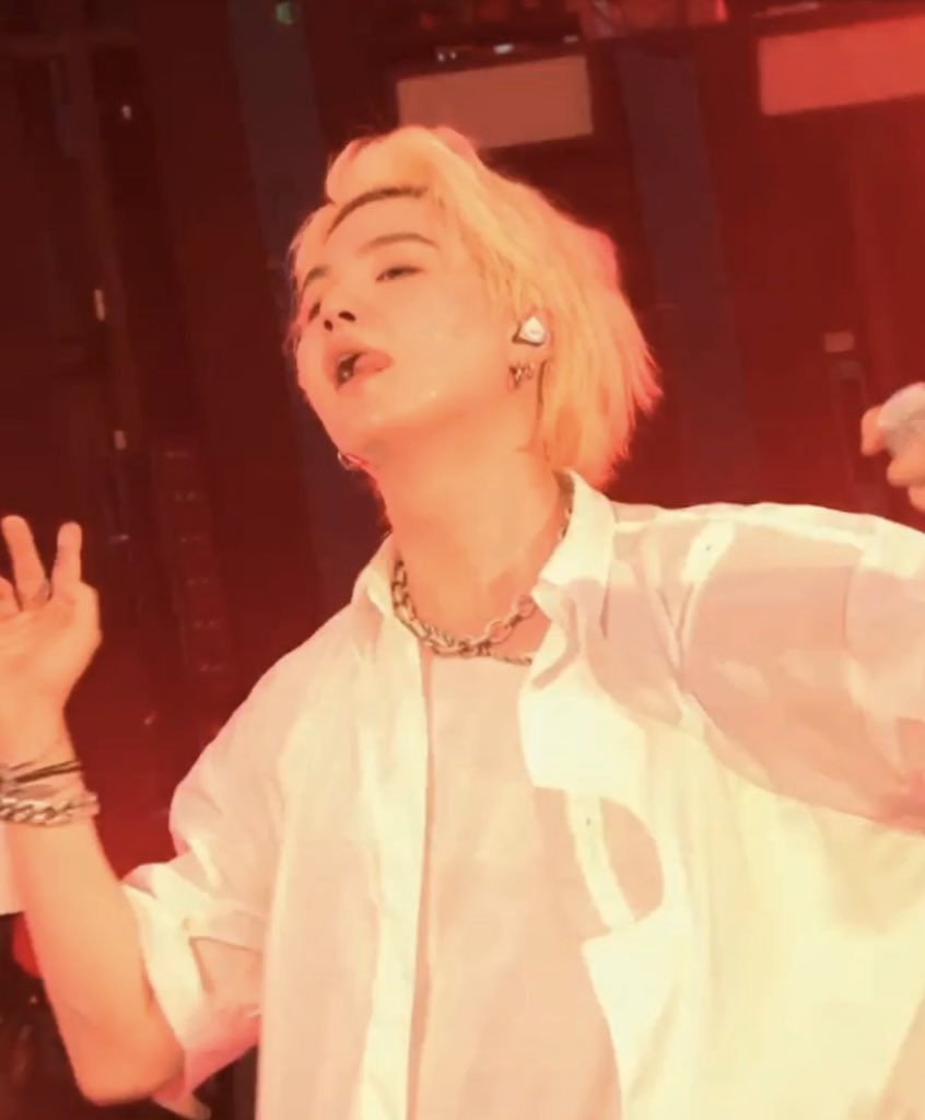 EXCUSE ME YOONGI ??????