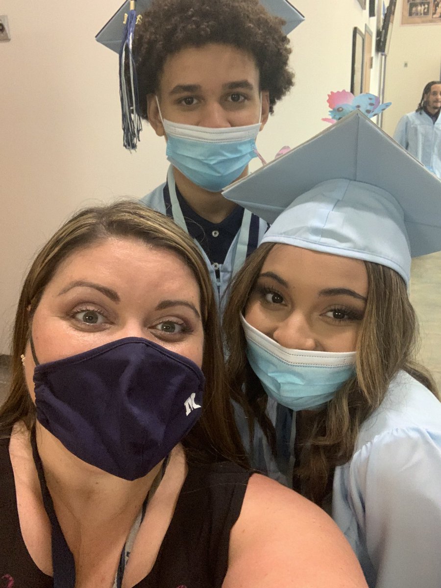 BobbiJoWathen's tweet photo. Another graduation in the books. The Class of 2021 is special and Iโm so proud of them. #MHSDragons #Classof2021 ๐โค๏ธ๐ https://t.co/IB2u3efp2F