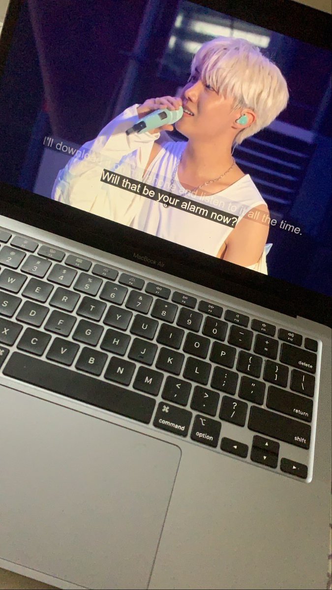 Bindu_Edara's tweet photo. One hell of a concert 🎵 🔥🔥#ARMYRewind #2021BTSFESTA #armytoldyall #8YearsWithNoMoreDream #8thAnniversaryBTS #8thYearsWithBTS #ARMYRewind #8YearsToInfinityWithBTS # https://t.co/mYSooMZtvH