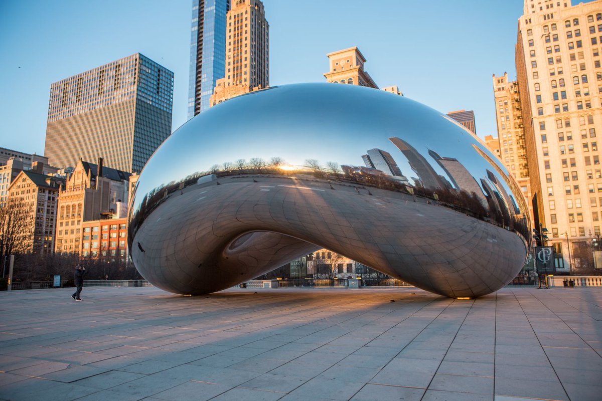 ChicagoVRBO's tweet image. Chicago is now fully open, and we've still got a few mid-week spaces open in our lofts. Time to reconnect with friends &amp;amp; family? Or time for a citybreak - lots to see &amp;amp; do 
#chicago #vacationrentals #choosechicago #vacationtime