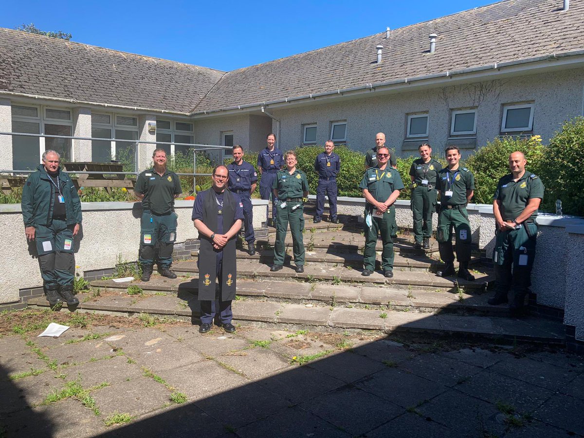 G7 - RN & South West Ambulance join for outdoor worship at RNAS CULDROSE. Led by one of our Chaplain with outdoor singing!!! @DioTruro @Will_SWASFT @RoyalNavy @RNASCuldrose #G7Cornwall