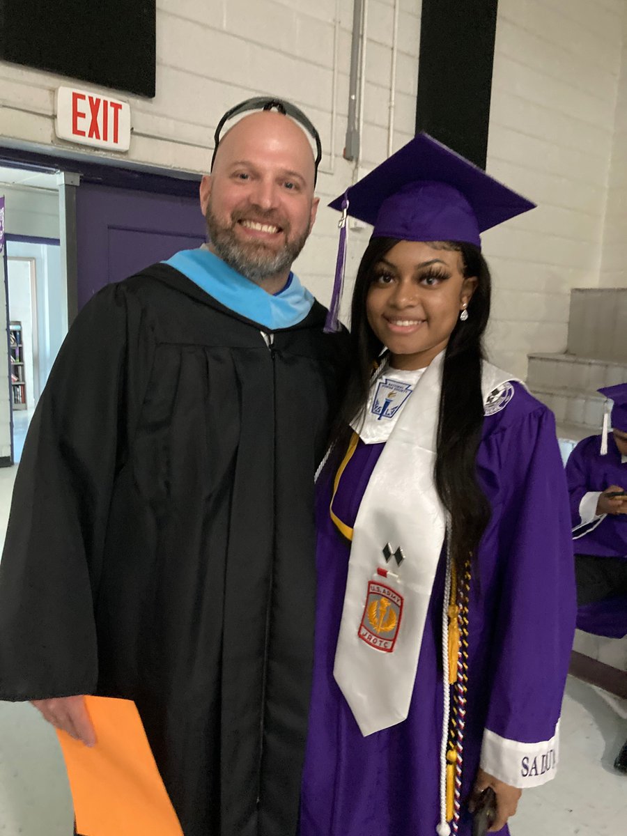 SHSPrinting's tweet photo. One last picture with my seniors before they walked across the stage! Congratulations DiDi, Gracie, John, Mercey, &amp; the entire @SaludaHigh Class of 2021!!! #OneSaluda https://t.co/Ju0Frv0mI2