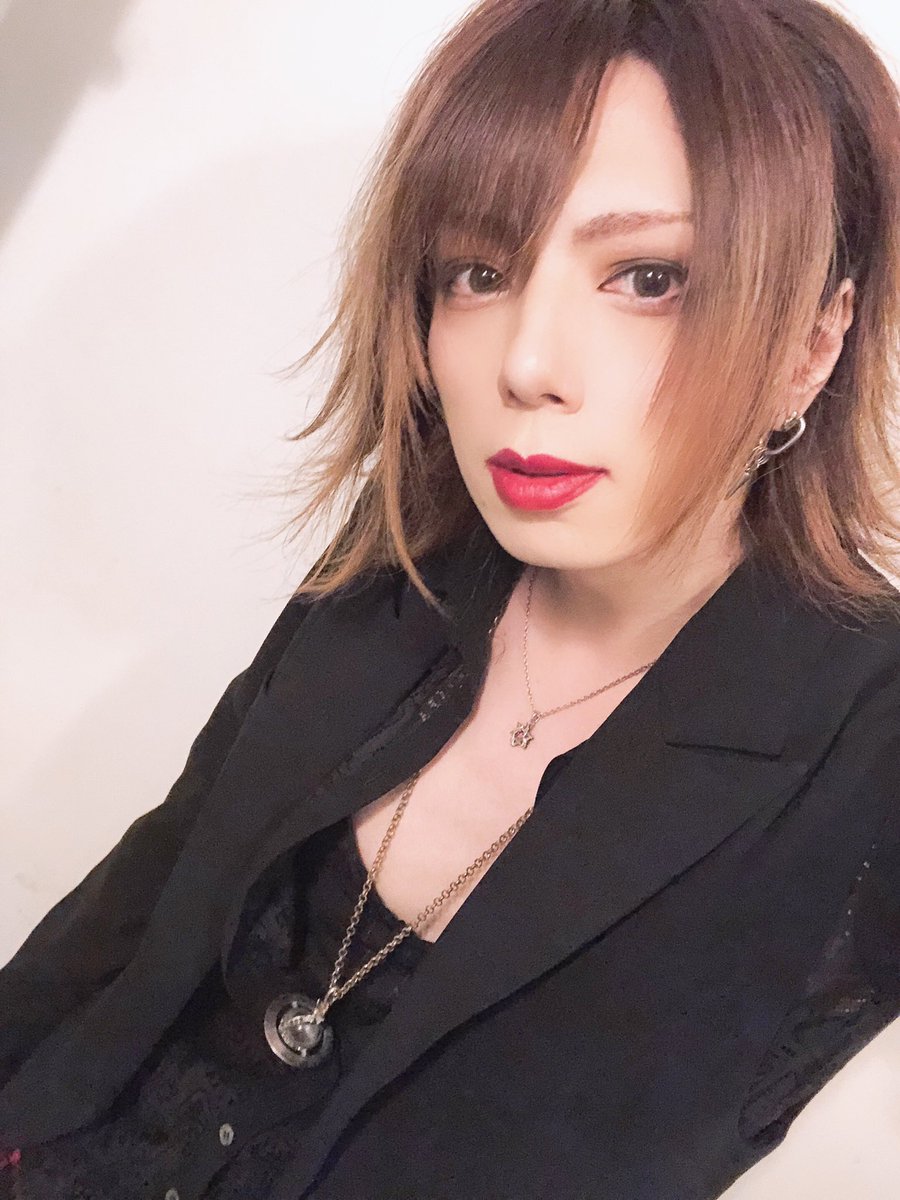 gakkun_guitar's tweet photo. 大塚Deepaワンマンライブありがとうございました！☺︎
今日はメリハリつけて弾く時は弾く、遊ぶ時は遊ぶ、って感じの立ち回り！
そしてもうこの季節、上着着ながらライブ乗り切るの無理では？と思うぐらい暑かった…！！きっと痩せた、絶対痩せたと思う！！ https://t.co/IuvT6kjeEe