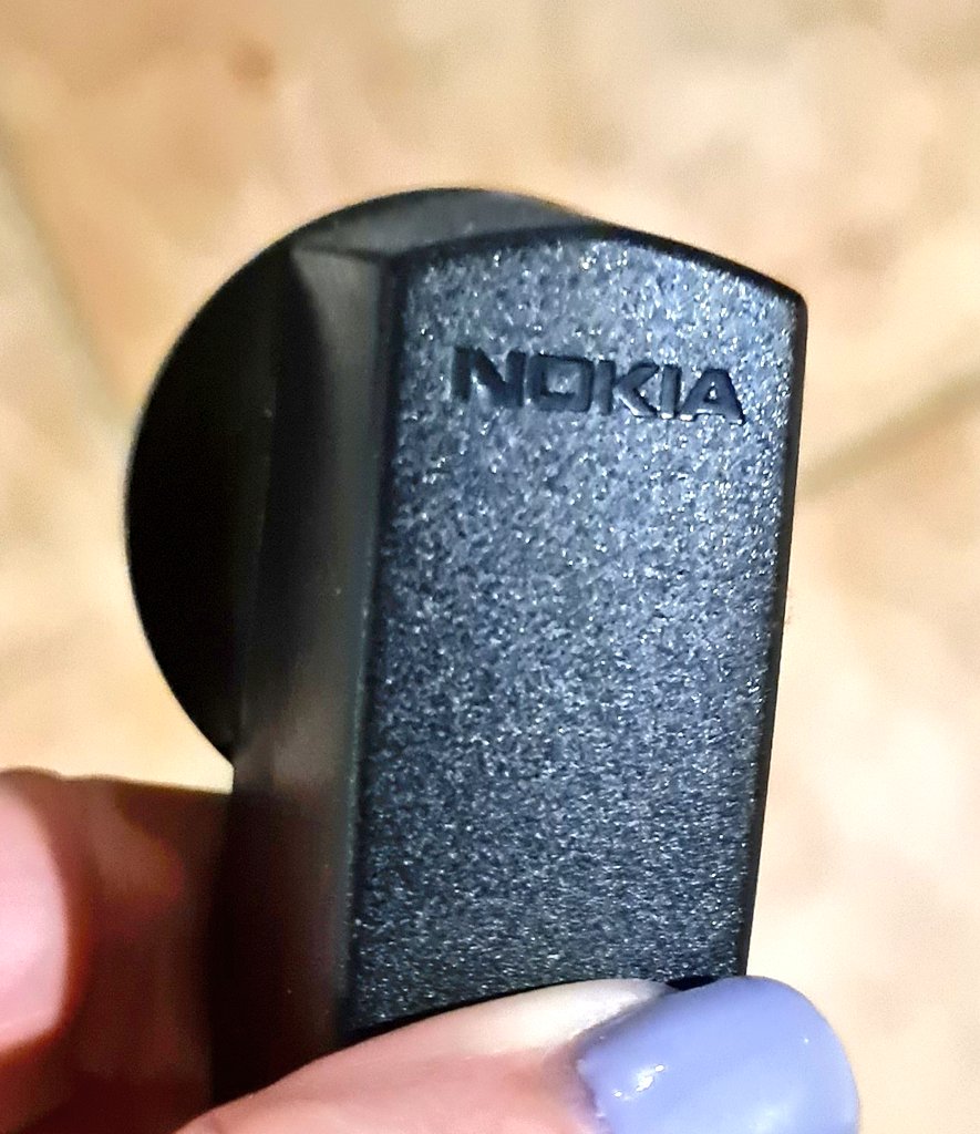ellen_briggs's tweet photo. Just found this relic in amongst the renovation "clean up". Those were the days. #nokiadays https://t.co/JsODYPMnTh