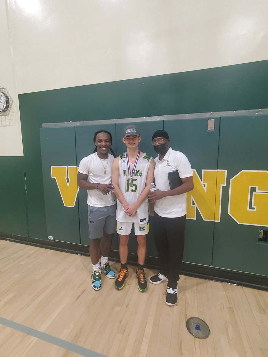 rueg10's tweet photo. Back to Back Champs!  2020 and 2021 CIF Central Section Div4...  Hard work pays off @matthewruegge, short season but you had some big games!  Off to state playoffs next week, keep pushing!

@ArsenalAAU 
@Hump_Jackson 
@MoreRepsKP https://t.co/w454vx71xx