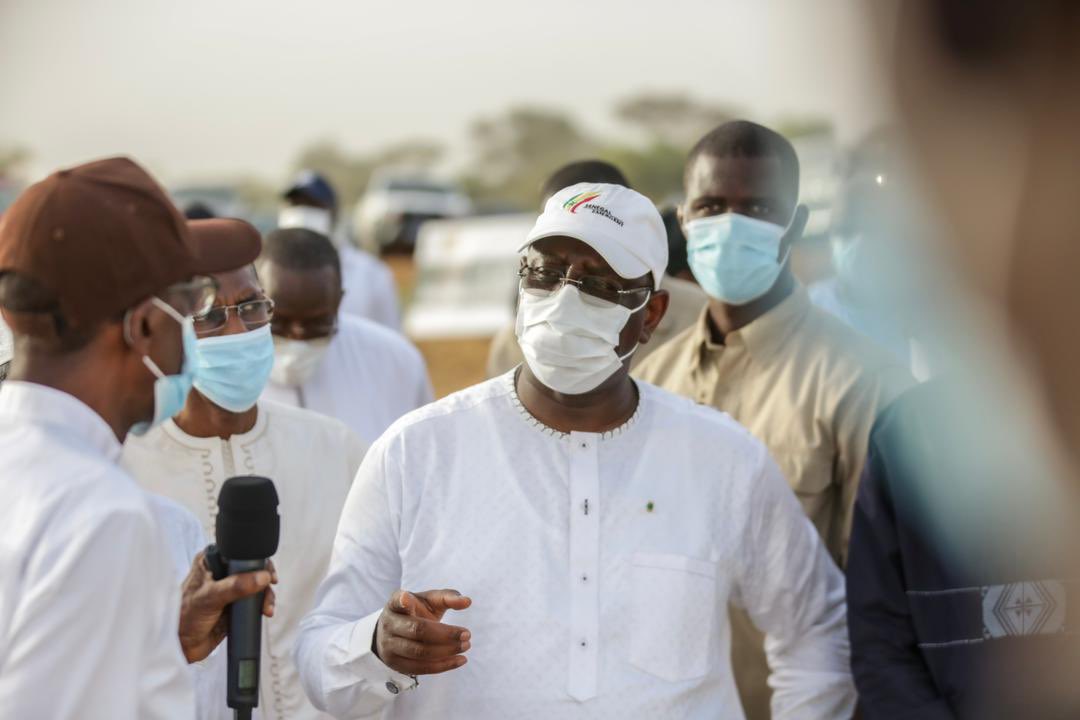 fasttracksn's tweet photo. Le Président @Macky_Sall a visité hier le casier rizicole de Fanaye. C’est un périmètre agricole de 1.000 hectares qui polarise 14 villages et cultive deux fois dans l'année. Le Chef de l’Etat a décidé de reproduire le modèle dans l'ensemble du département. #kebetu https://t.co/aFtErnYdoZ