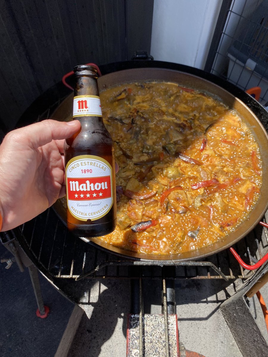 ProfA_Jimenez's tweet image. Usually I don’t share personal stuff but this one is to celebrate that Summer of 2021 is finally coming...  Cooking rice &amp;amp; enjoying the best beer in the world (potentially...) under the sun 😎😎... ⁦@DrRobCopeland⁩ ⁦@wardsteve⁩ ⁦@dpozos⁩ ⁦@URIHealthSci⁩