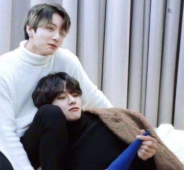 ggukkstae's tweet photo. taehyung “i know a place” https://t.co/dDzfdTGkg8