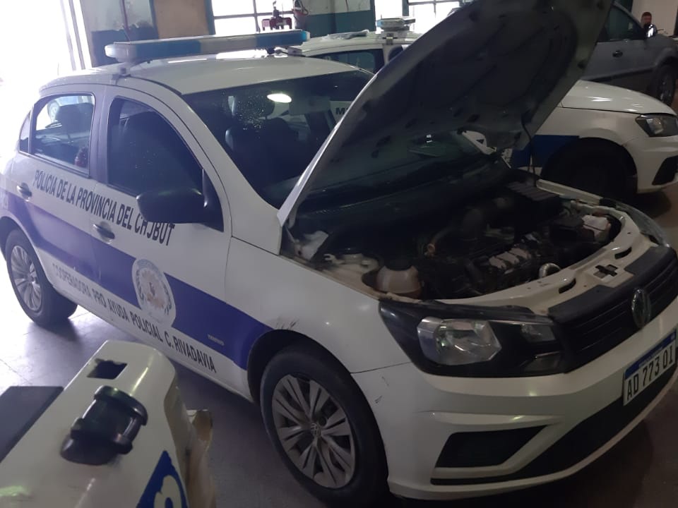 SSIeICChubut's tweet photo. #Importante
#InstalacióndeGPS.

Se instalaron GPS en los moviles policiales de las juridicciones #Rawson, #Playaunion, #Trelew y #PuertoMadryn, hoy se continúa en #ComodoroRivadavia y  próximamente  en #Esquel en ésta primer etapa.

#MasSeguridad
@MinSegChubut 
@gobiernochubut https://t.co/e6GDQOyCNf