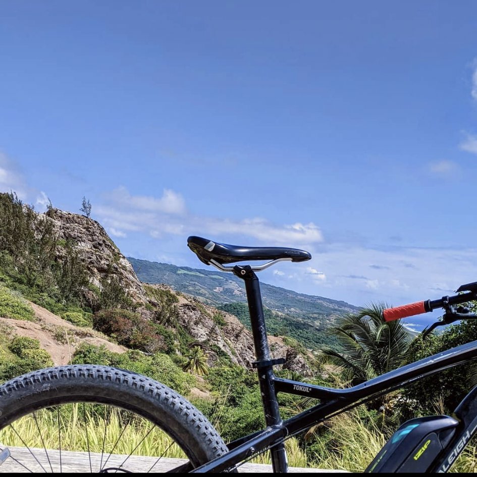 It's been a while since we've ridden this Chalky Mount route! The views from the top certainly did not disappoint, what an absolutely spectacular day.

barbadosebiketours.com

#welcomestampbarbados
#ridewithfriends
#ridefastdrinkslow
#sandalsbarbados
#boschebike
#visitbarbados