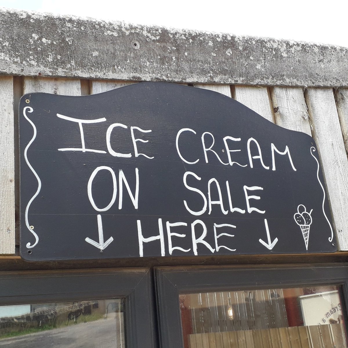 nee_il's tweet image. Life goals... 🍦