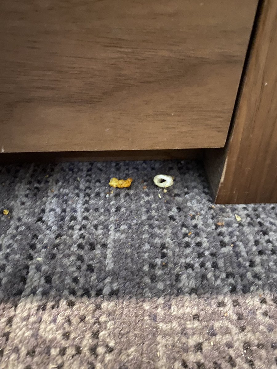 Quarantine Hotel tweet media