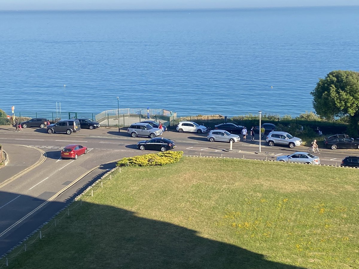 After a day of parking carnage on Eastcliff - it’s now 5 to seven and there are STILL loads of cars parked on the pavement which have been there all day. <a href="/BCPCouncil/">BCP Council</a> your ‘tow away’ zero tolerance policy is working well!