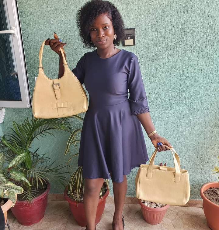 This or that?

How do you like your corporate look?
Chic or simple.
We have just the right for you. 😊

#6500 each.

#bags #ibadanbagseller #ibadanslayers #ibadanbusiness #onlineshopping #bagboss #bagplusshop #bagsforsale #bagaddict #baglovers #sunday #workbags #work #mondaylook