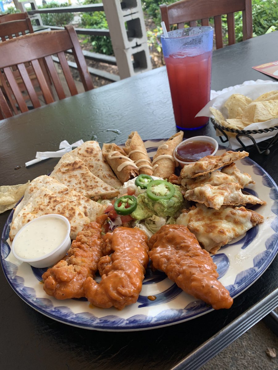 DionneMilli's tweet photo. Guess the location ! #SingleAllSummer https://t.co/GW89yb8gKN
