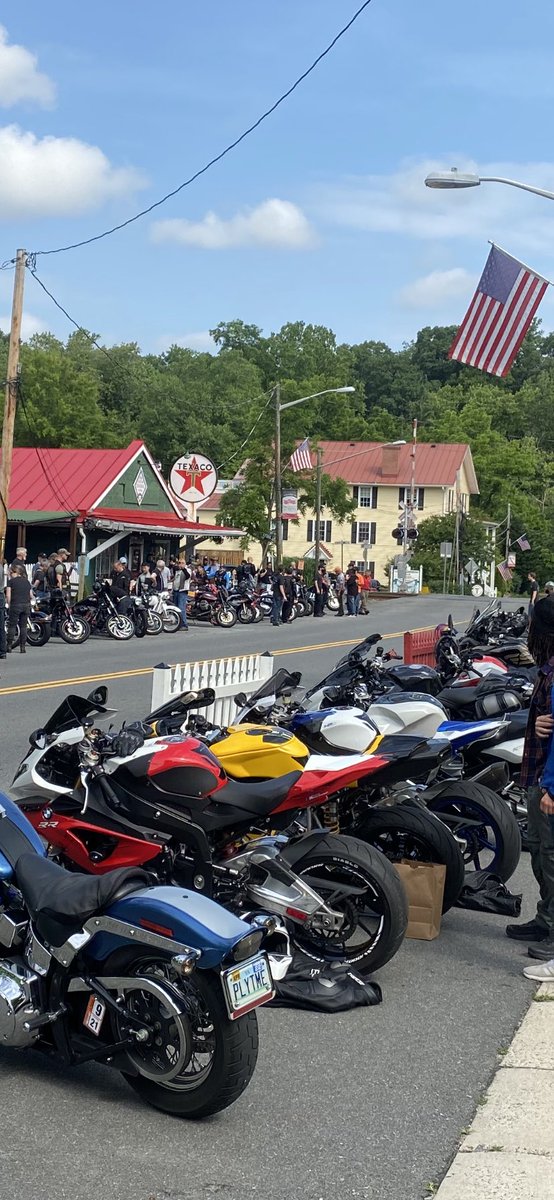 sdickson5704's tweet photo. Great time this morning at Clifton Bikes and Breakfast. Thanks for hosting ⁦@MotrcycleDulles⁩ !! https://t.co/P058OUp6CB