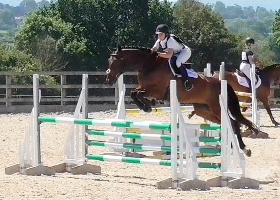 VetGoneEventing's tweet photo. So excited about this horse, 6yo homebred, completed his first BE Nov today. 28 dr, rolled pole SJ then fab XC with loads of combinations, just an annoying baby run out when lost concentration at the lake 😍🌟☀️ #YuMovePlus @LintbellsPet  #TakeIt2TheLimit @Glenwoodstud https://t.co/TENnzdSra2