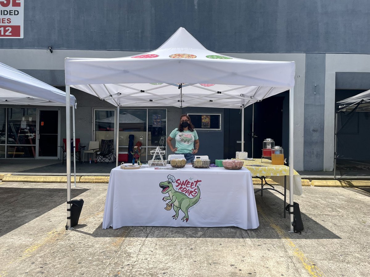 sweetroars's tweet photo. Space City Collective Flea Market starts now! Great vendors, food, sneakers and more. Pull up and show some local luv!
#houstonparties #houston #htxeats #localbusiness #baked https://t.co/5howYJB8Ht