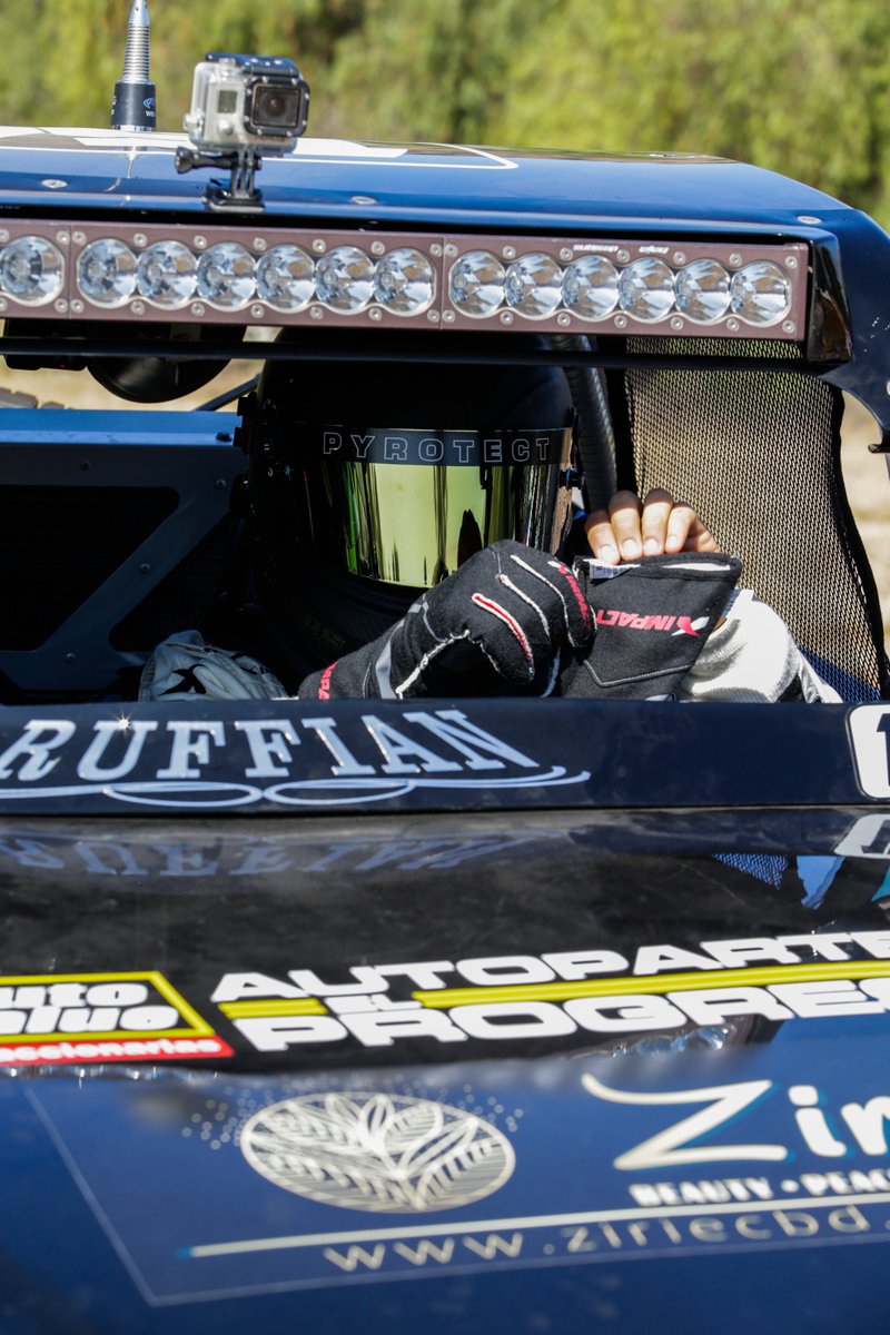 ruffo_racing's tweet photo. “El coche es una prolongación de mi cuerpo”. Graham Hill.

#RuffoRacing #Ruffianes #OffRoad #SomosRuffianes #FraseDelDía
#FraseRuffian https://t.co/D5ccFh9TOD