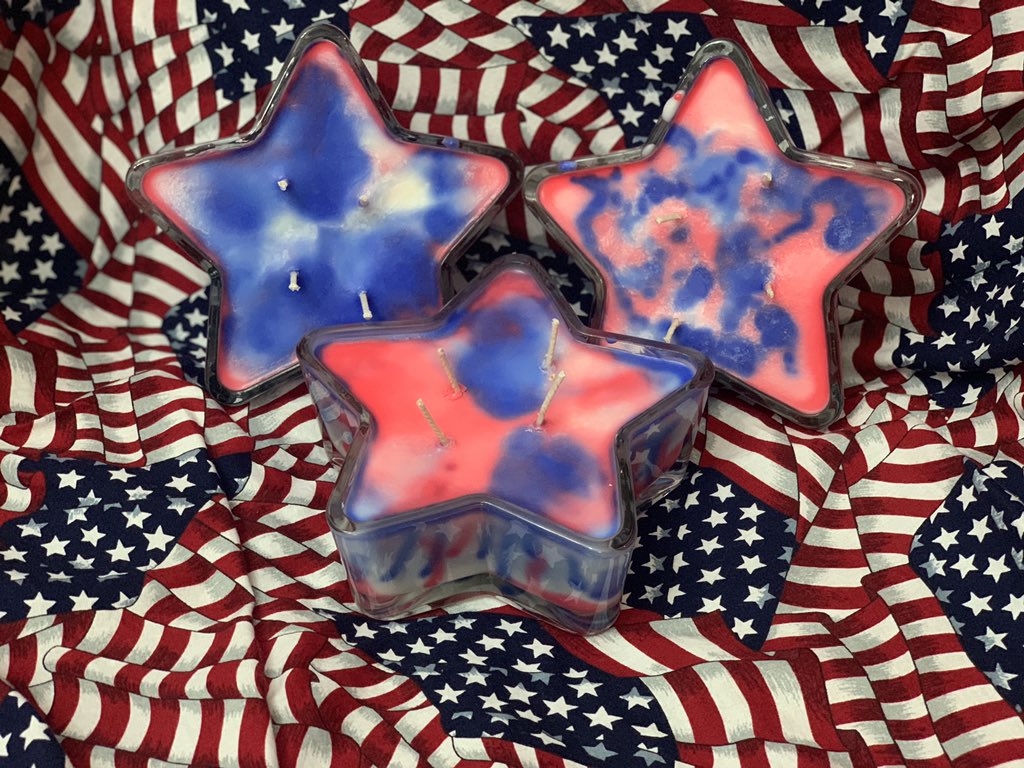 Happy Sunday🤩 We couldn’t wait another day, so our Fourth of July candle is live!! 

Light up this Fourth of July with our Stars and Stripes candle! With the fresh scent of watermelon lemonade, this candle would be a great addition to your Fourth of July party!
