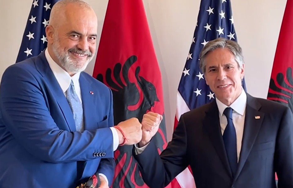 erionveliaj's tweet photo. We have three types of friends in our life: Friends for a reason, friends for a season, and friends for a lifetime!

This. A friendship for a lifetime! 🇦🇱❤️🇺🇸 https://t.co/Zxb4h0XUF5