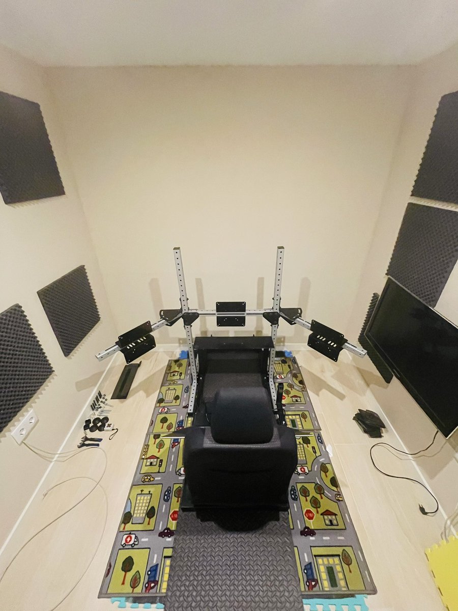 Montaje del Soporte triple monitor de <a href="/UverreCockpit/">Uverre Cockpit</a> 

youtu.be/IX5oroA0tOo

Si le sirve de ayuda a alguien el video me doy por satisfecho💪🏾