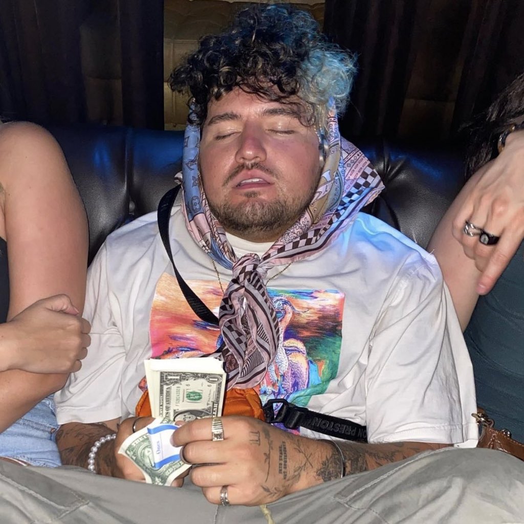 CrawfordCollins's tweet image. when your grandma has a little too much wine at the family gathering…