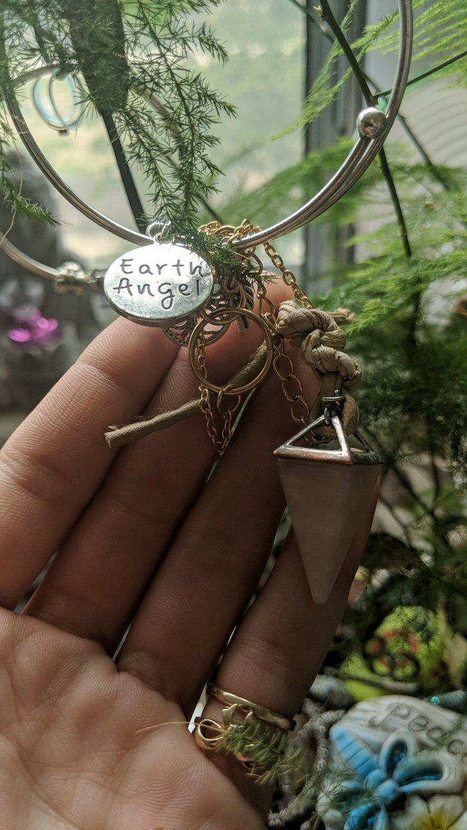 queenbeee999's tweet image. #Earthangle