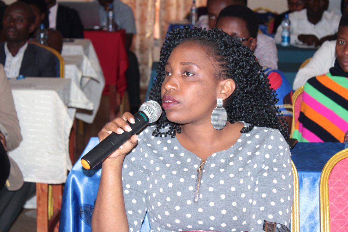SFCGBurundi's tweet photo. 7/
Au cours de la 2ème journée de travail, les participants ont reçu les représentants des organisations @PAEEJ_Burundi; #Adisco; @APFB_Burundi et l'@afab_burundi  pour échanger sur les grands défis rencontrés par les jeunes dans le développement de leurs initiatives économiques https://t.co/eNa9zul4DI