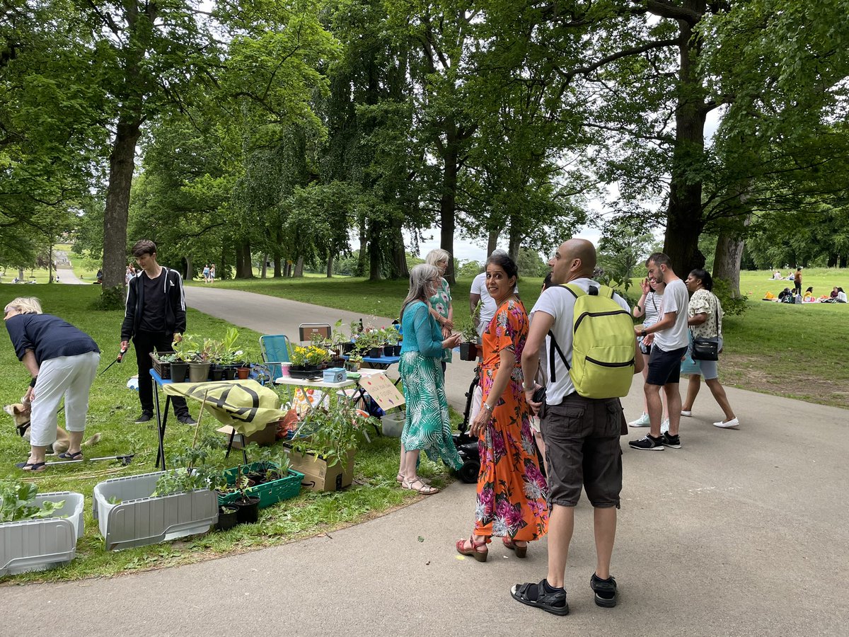 XRGreenSally's tweet photo. We’re at Roundhay Park talking to people about the importance of supporting the Climate and Ecological Emergency (CEE) Bill and giving away grow-your-own food.

Come visit us until 4pm today! 🌱

Read more &amp; ask your MP to support the #CEEBill 

➡️ https://t.co/qMzD8BwSSy https://t.co/lSAfVqA7Vd