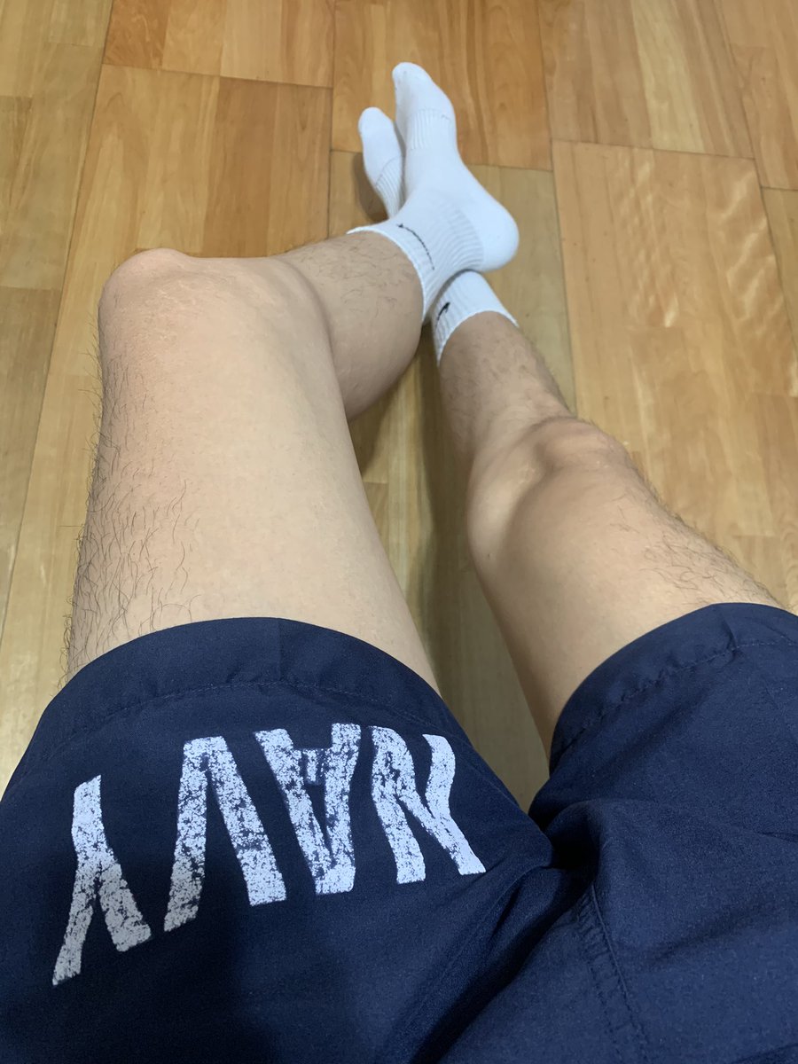 猜一下這腳🦶 
身高多高😏

#腳 #腿 #白襪 #短褲
#交友 #安全約 #FWB