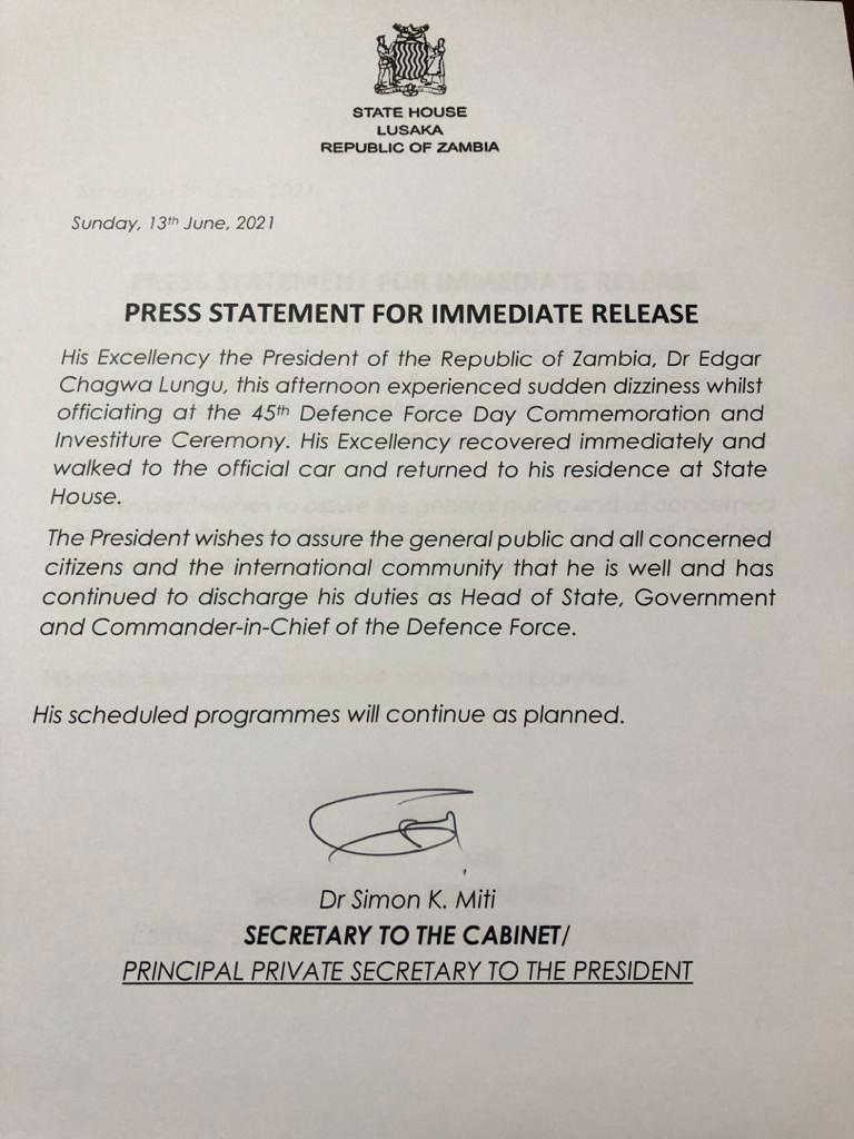 Mwebantu's tweet photo. I AM OKEY, PRESIDENT EDGAR LUNGU

In a statement issued from State House, Dr. Miti disclosed that during the observation of the 45th Defence Force Day Commemoration and Investiture Ceremony, President @EdgarCLungu experienced a sudden dizziness but recovered immediately. #Zambia https://t.co/zg6oPgpeQ4