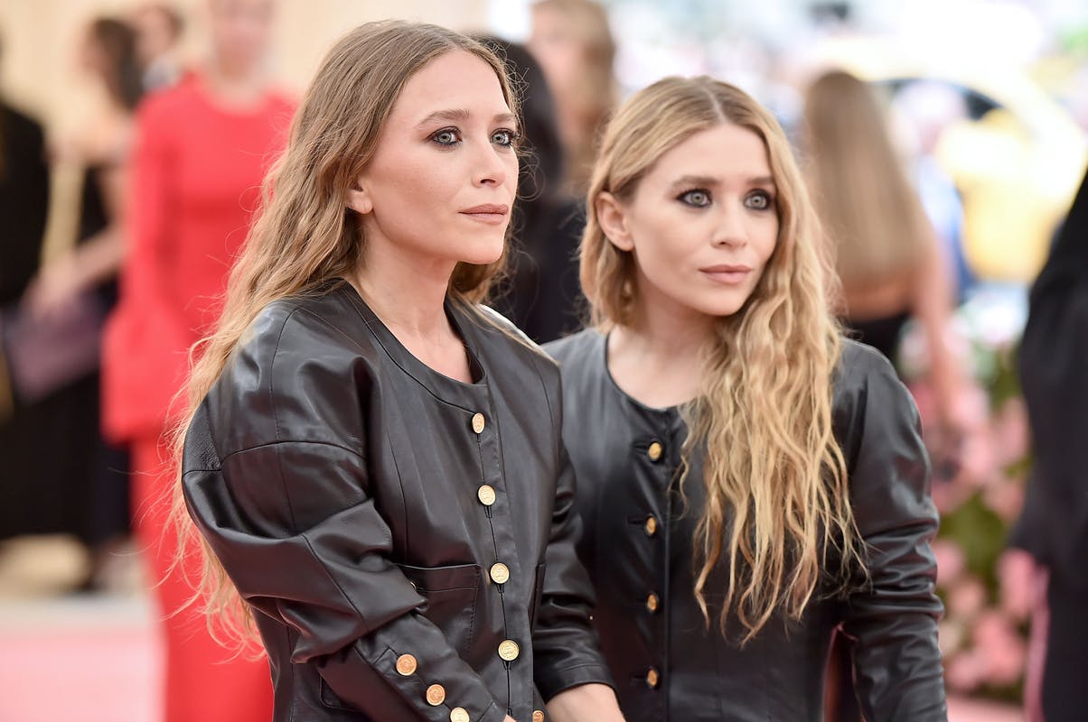 Happy Birthday dear Mary-Kate & Ashley Olsen! 