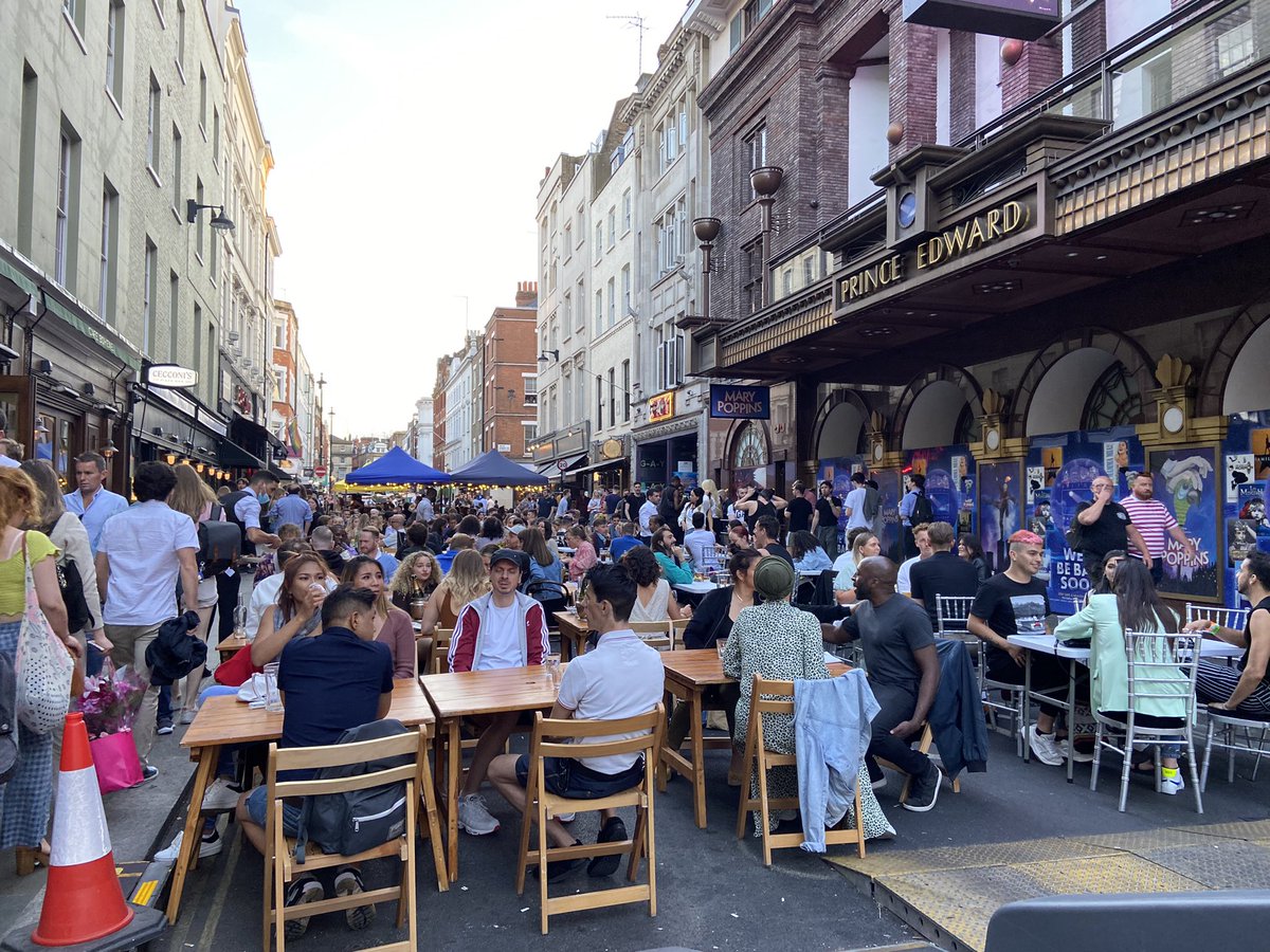 taniagrigg's tweet image. Lovely weekend in London soaking up the atmosphere and enjoying #feelingnormal - great to see the busy streets and people enjoying life #citylife #weekend