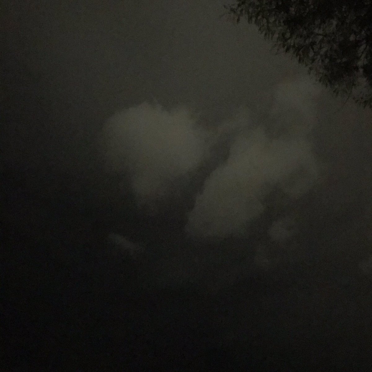 imskycool's tweet image. 🙂 #imsky