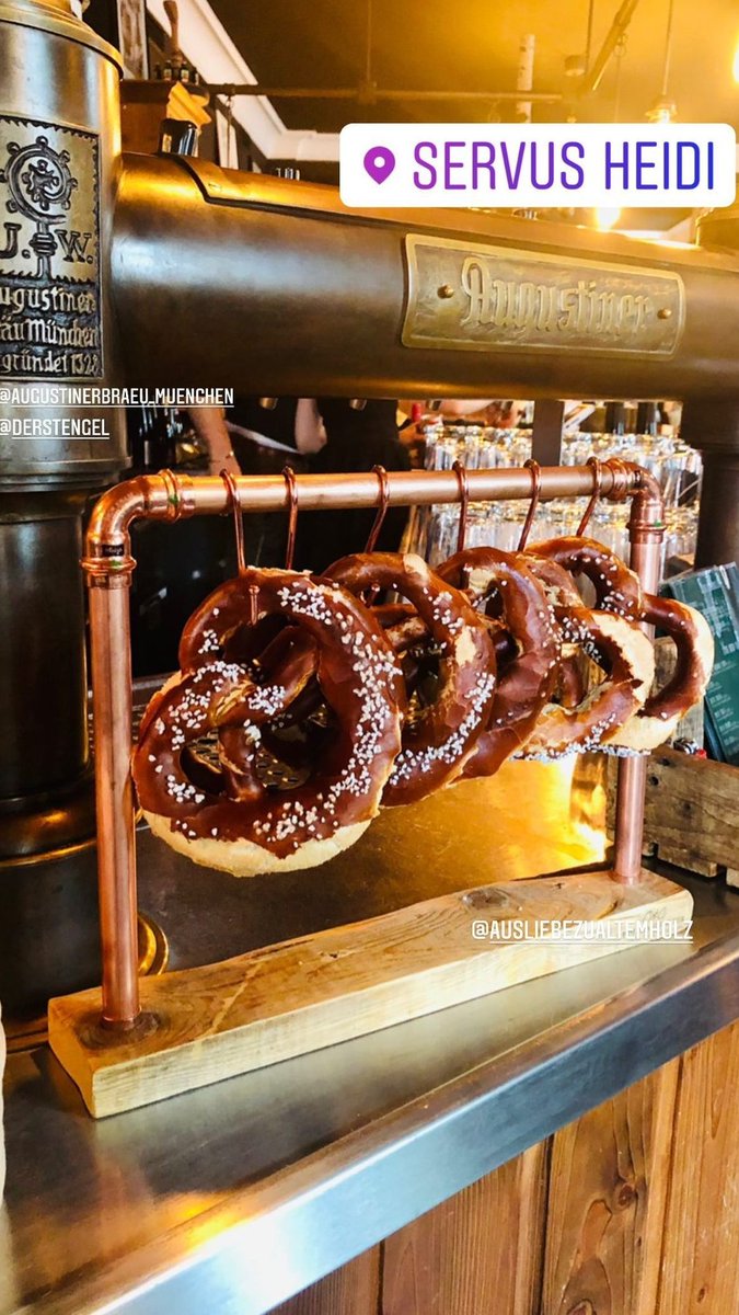 JETZT NEU!
Unser rustikaler #GNOSJÖ – #Snackständer ist JETZT auch im Modern Bavarian Wirtshaus "Servus Heidi" in München. 

WIE FINDET IHR UNSEREN GNOSJÖ?

MEHR unter ausliebezualtemholz.de/unser-gnosjoe-…

ausliebezualtemholz.de
#ausliebezualtemholz 

#gnosjö #wirtshaus #biergarten
